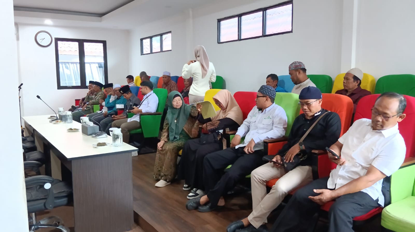 Dari 824 Jadi 74, Kuota Haji Sumedang Turun Drastis — DPRD Angkat Suara